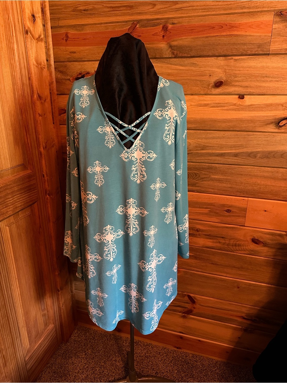 Turquoise Cowgirl Hardware Long-Sleeve V-Neck Tunic with White Cross Print